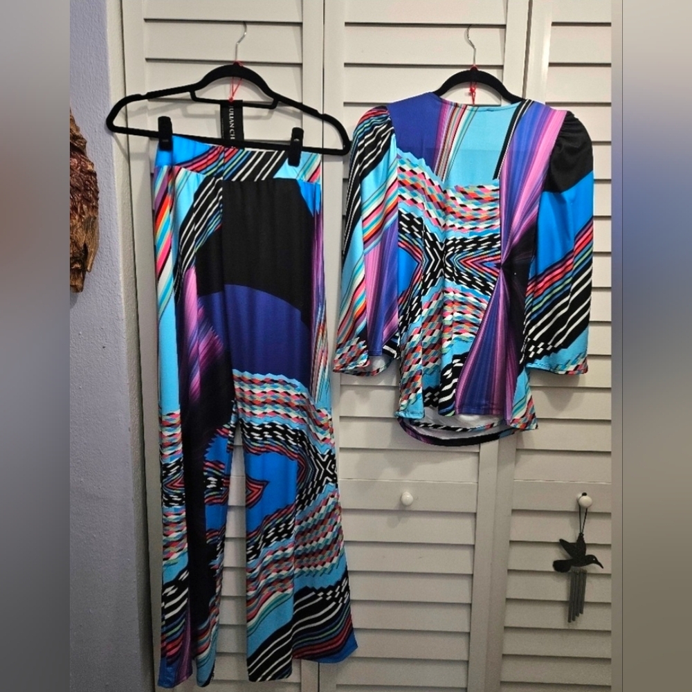 NWT Julian CHANG Colorful Geometric Top and Pants Set. S
